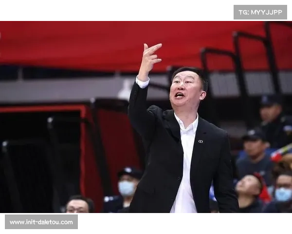 刘维伟青岛男篮主帅，调教年轻球队